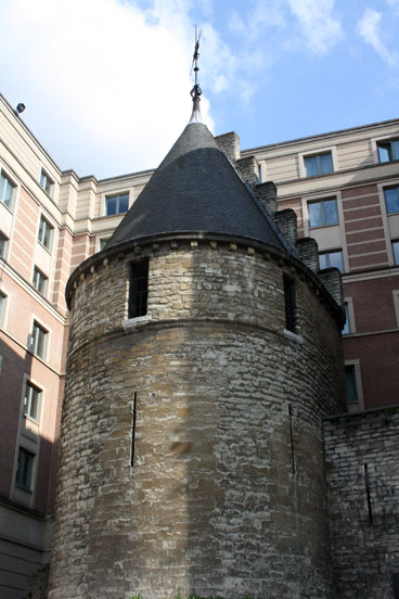 De zwarte toren (voorkant)