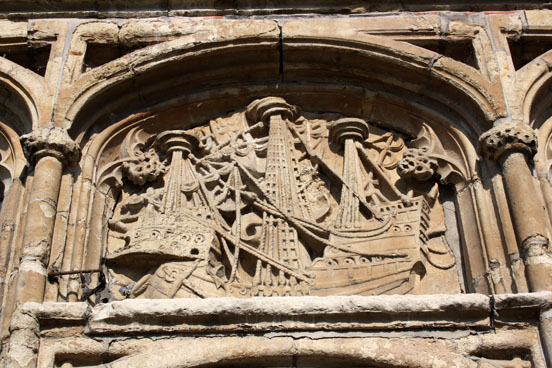 Detail van een voordeur aan de Graslei